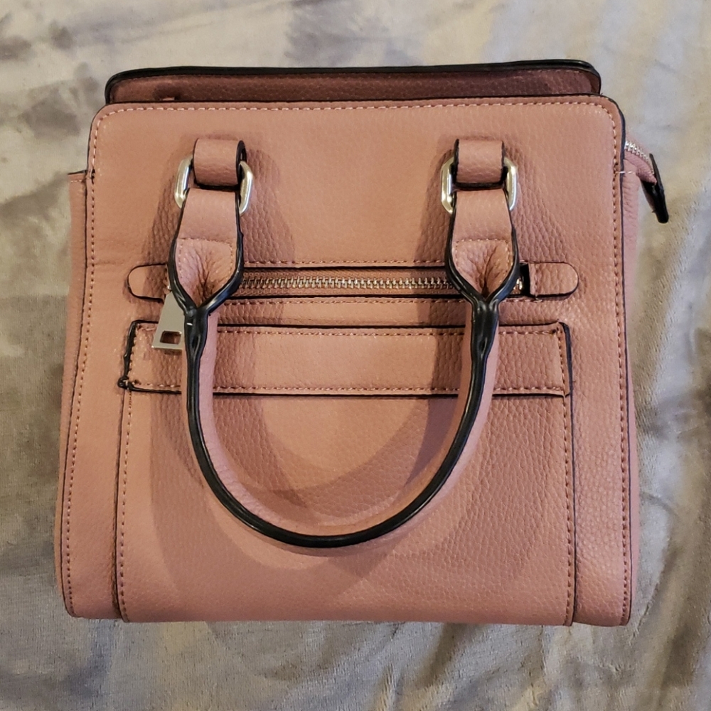 Mauve leather sachet